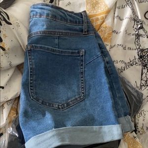 Roll Deep Cuffed Denim shorts